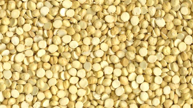 Split chickpeas presented for export